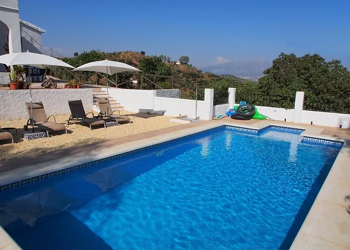 Pensjonat Casa Colina 3*